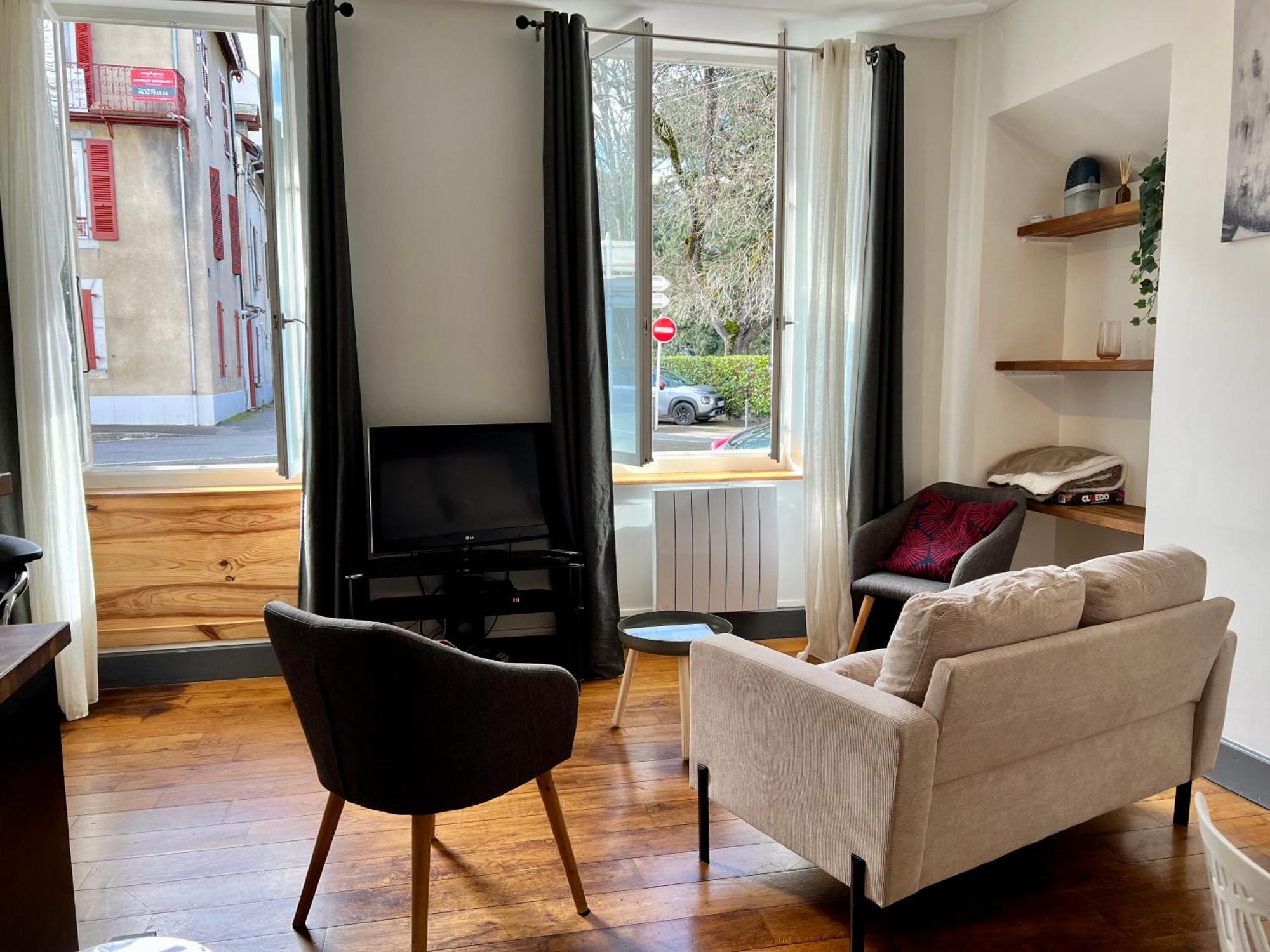 Joli Appartement En Centre Ville Баньер-де-Бигор Экстерьер фото